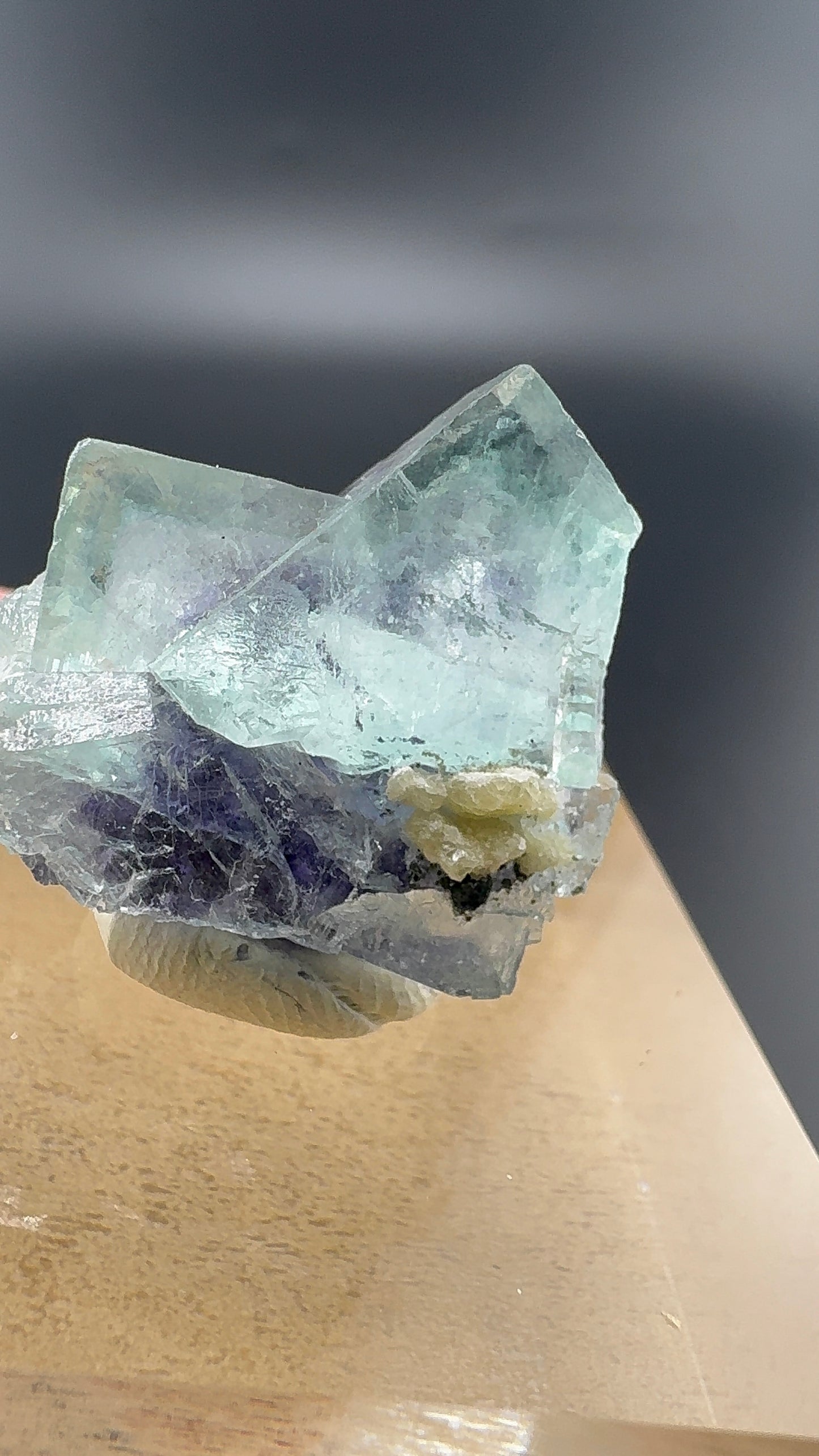 Yindu Fluorite Cube (B22)
