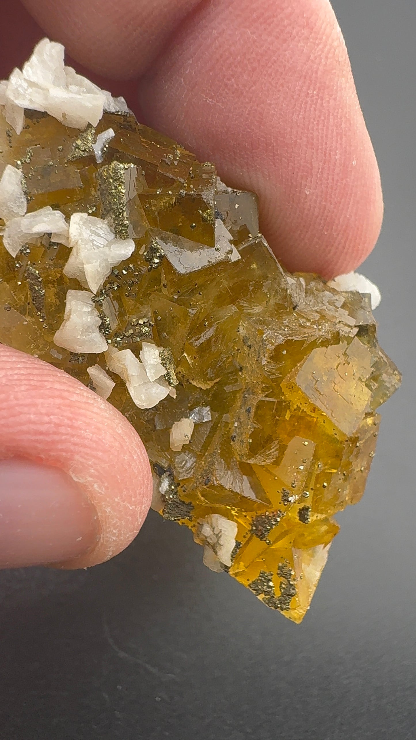 Yellow Fluorite form Spain (SF5)