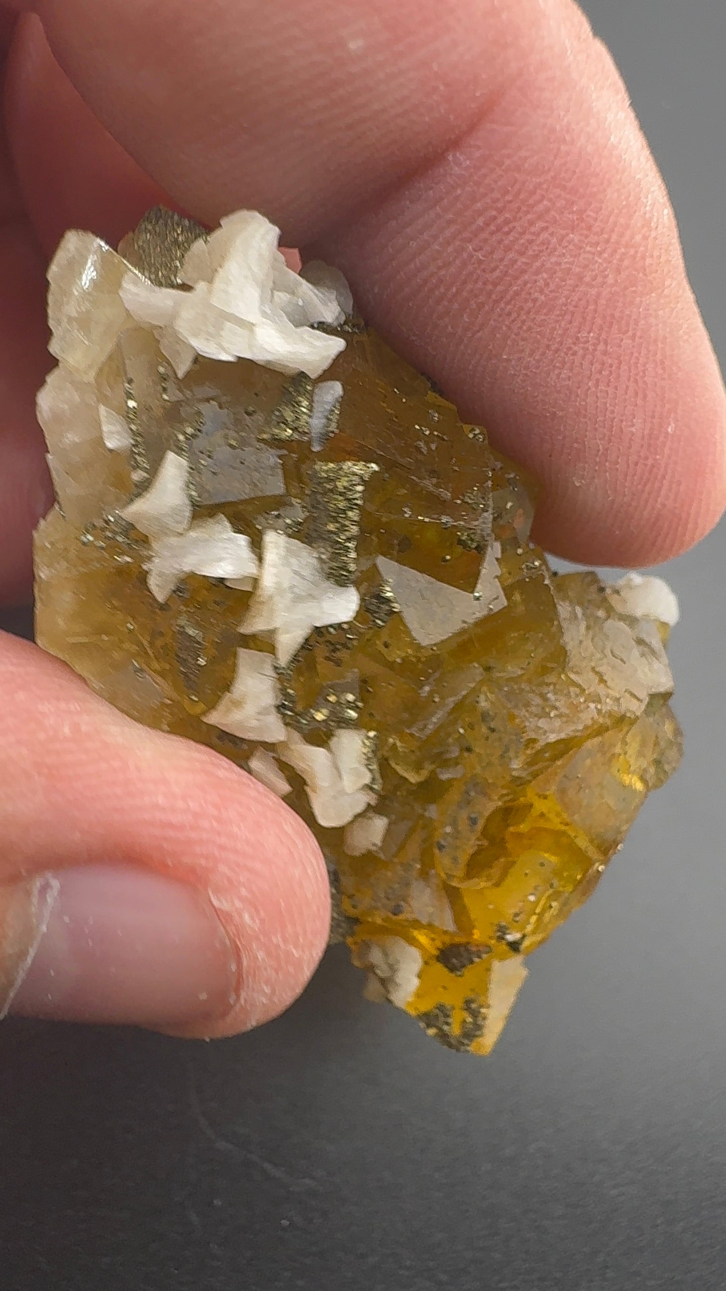 Yellow Fluorite form Spain (SF5)