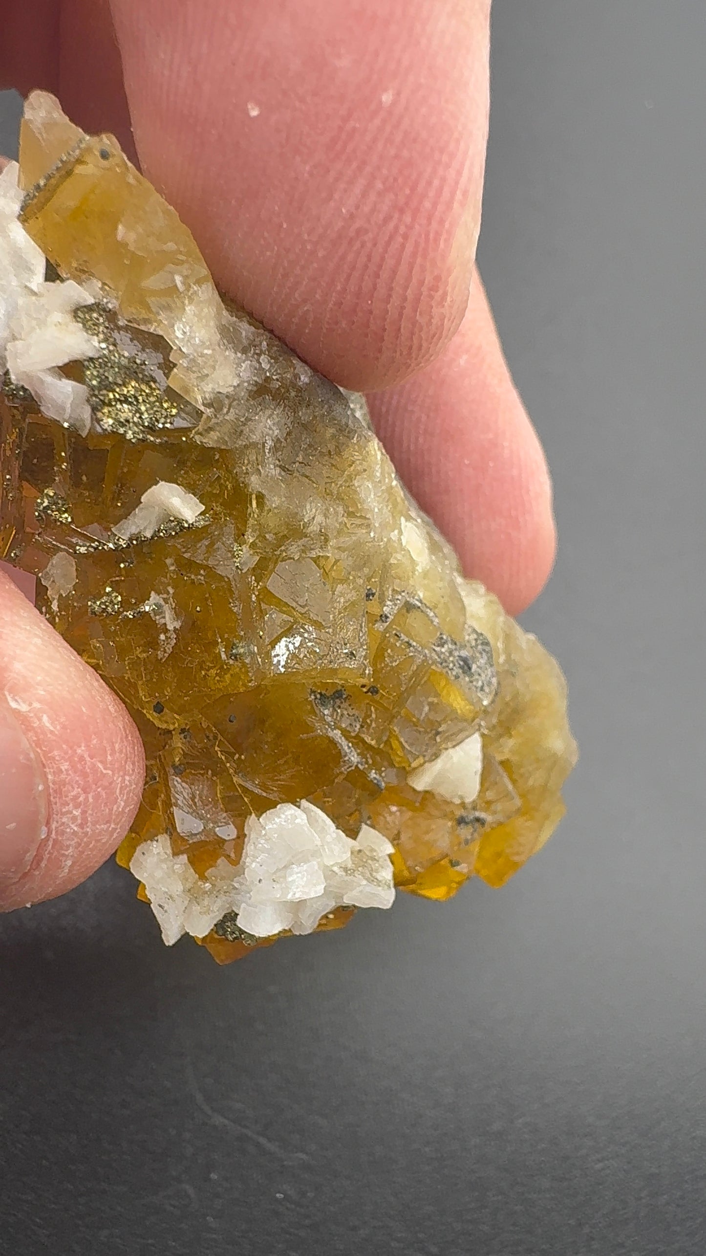 Yellow Fluorite form Spain (SF5)