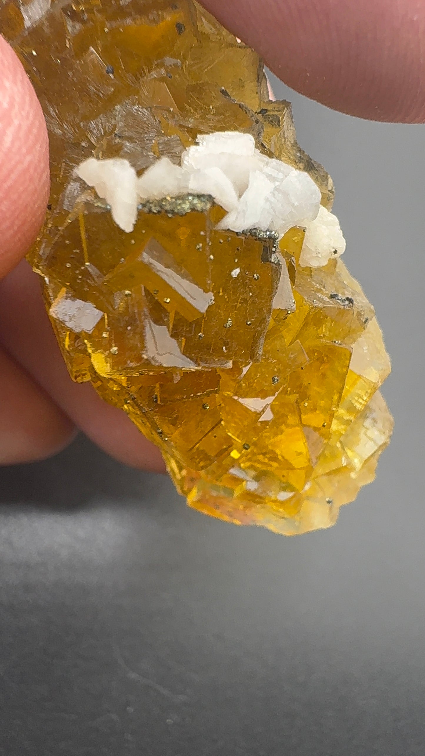 Yellow Fluorite form Spain (SF5)