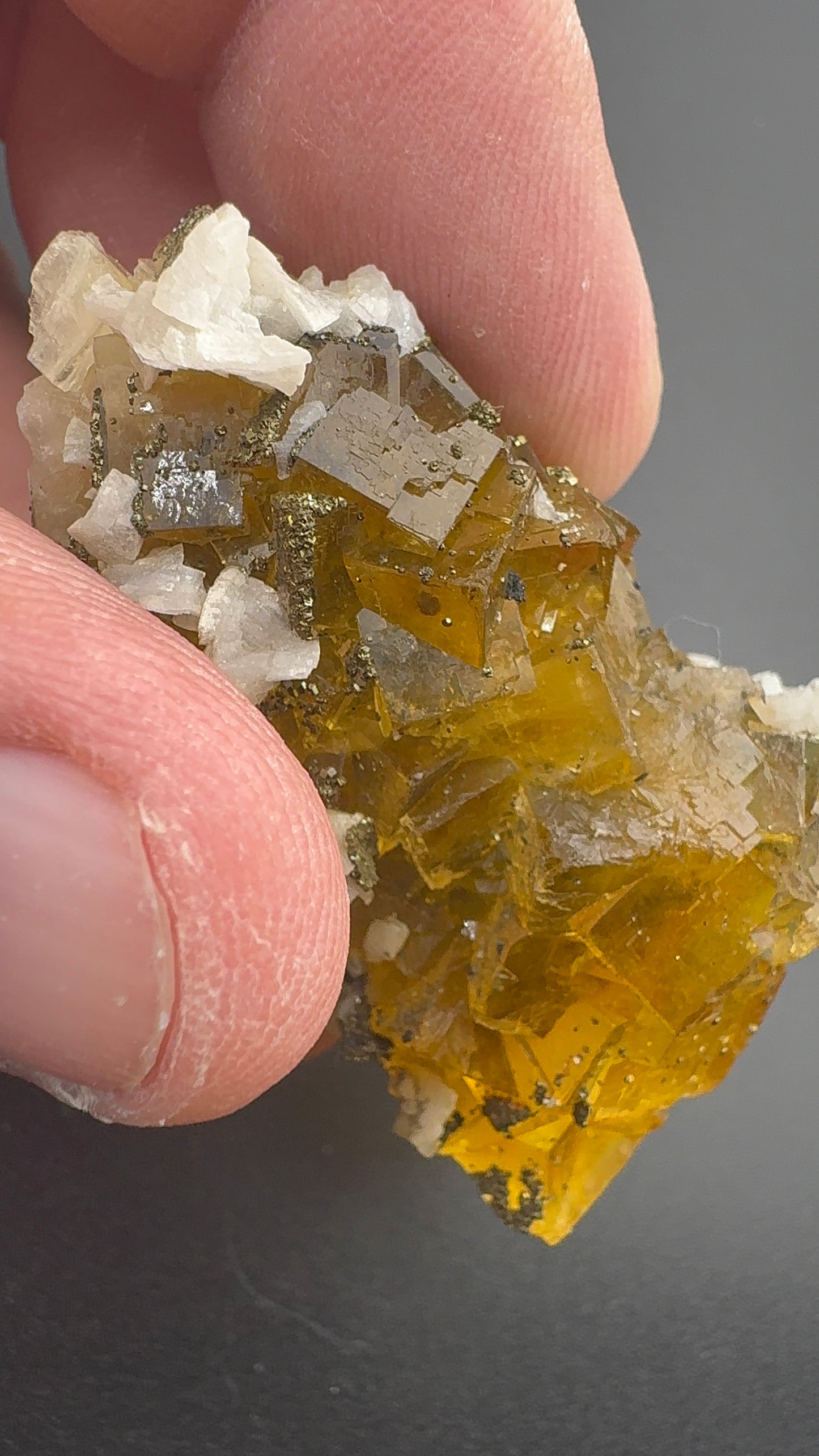 Yellow Fluorite form Spain (SF5)