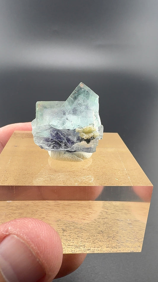 Yindu Fluorite Cube (B22)