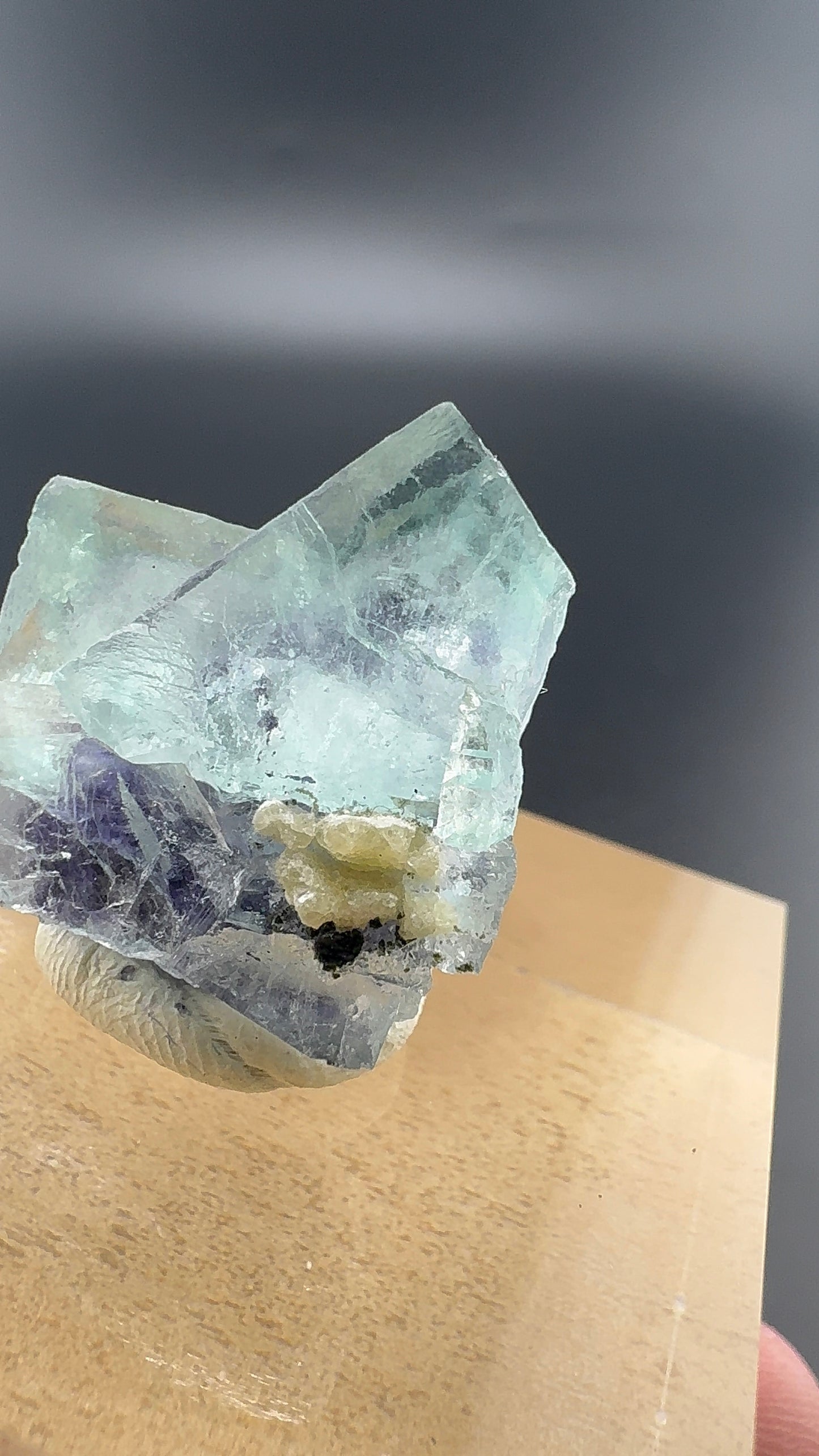 Yindu Fluorite Cube (B22)
