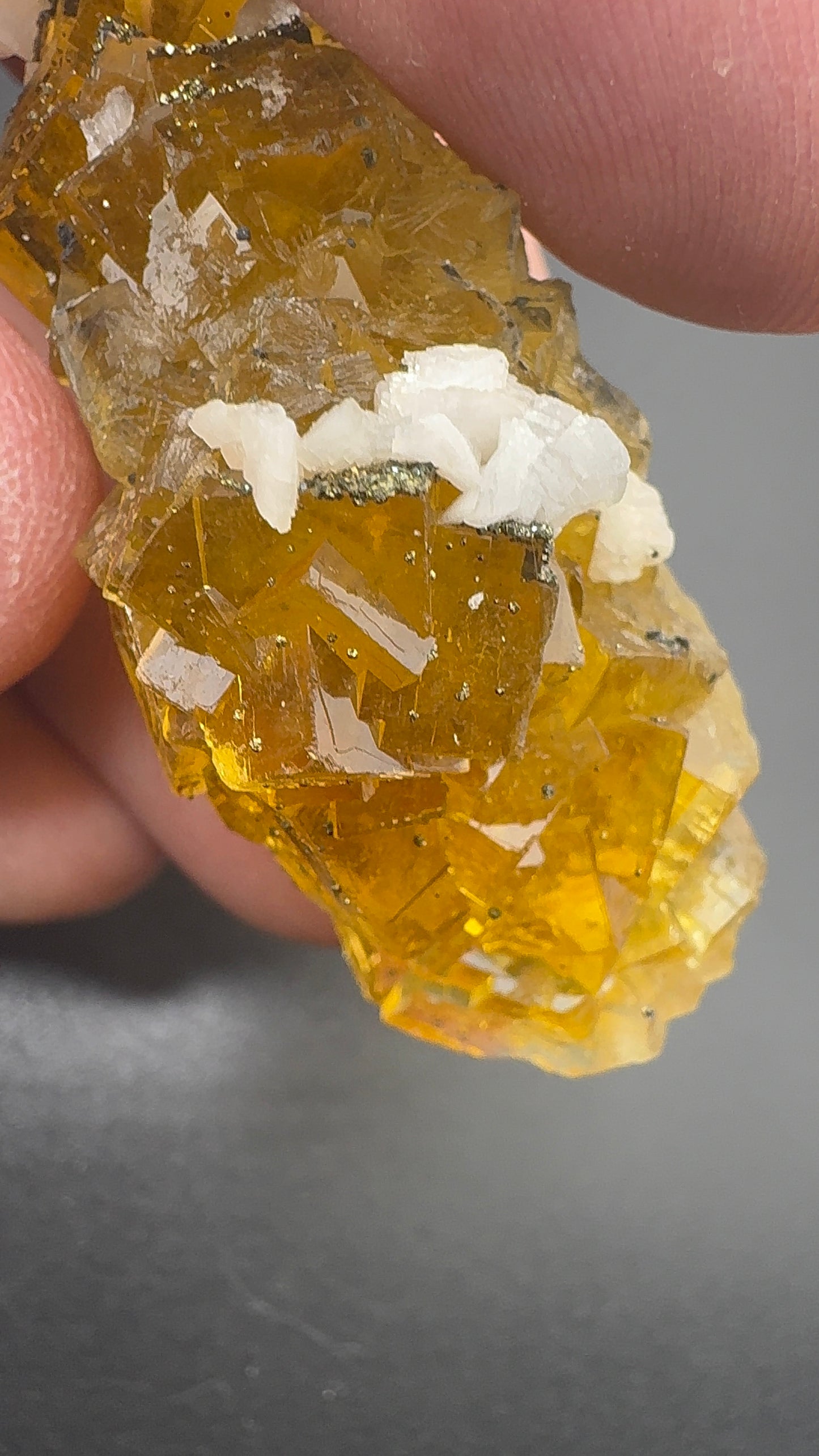 Yellow Fluorite form Spain (SF5)
